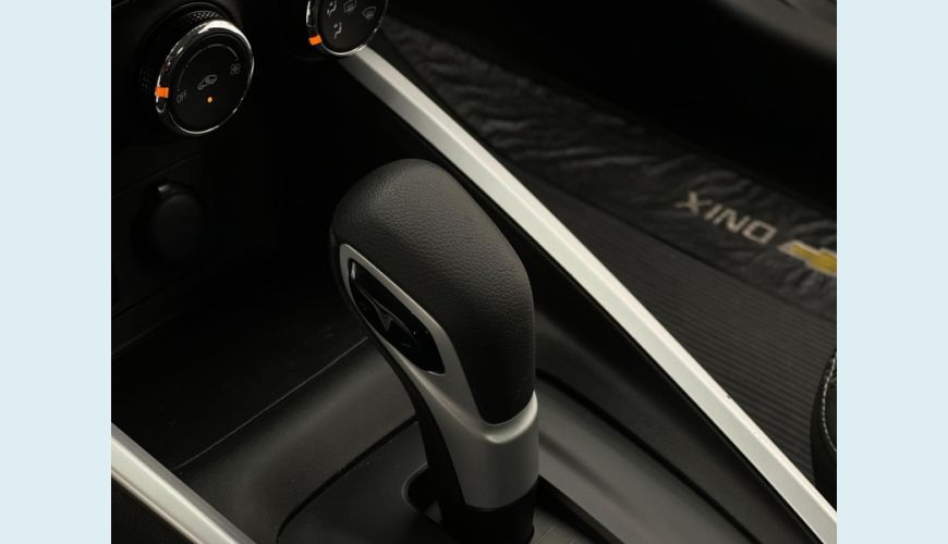 CHEVROLET ONIX PLUS 10TAT LT1 - BRANCO - 2021 Foto 8 (Grande)