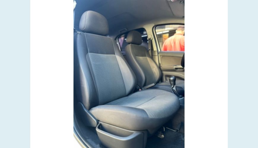 VOLKSWAGEN VOYAGE - BRANCO - 2014 Foto 8 (Grande)