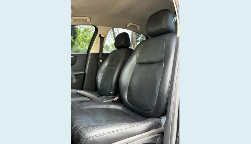 CITROËN C4 16GLX5P F - PRETO - 2014 Foto 8 (Grande)