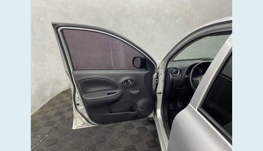 NISSAN MARCH 1.0 16V (FLEX) - PRATA - 2013 Foto 8 (Grande)