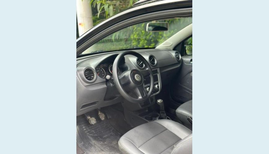 VOLKSWAGEN SAVEIRO 1.6 CE - PRETO - 2013 Foto 8 (Grande)