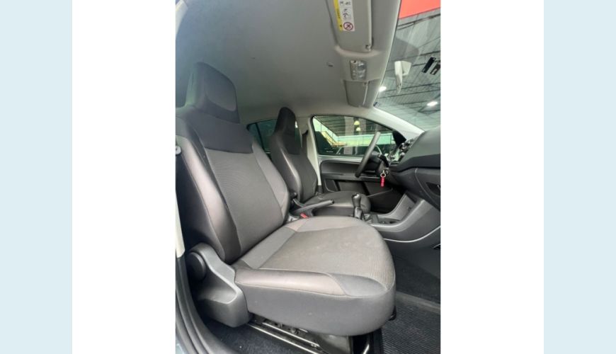 VOLKSWAGEN UP FLEX MANUAL 4P - CINZA - 2021 Foto 8 (Grande)