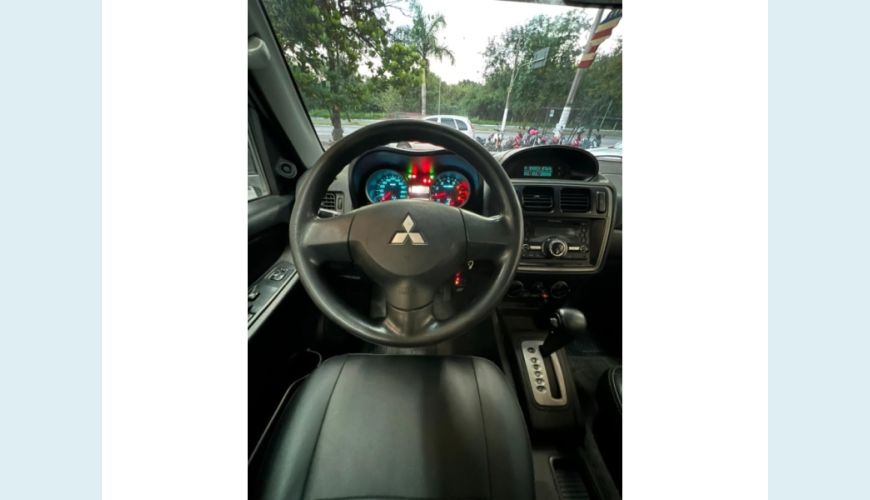 MITSUBISHI PAJERO TR4 FLEX MANUAL 4P - PRETO - 2013 Foto 8 (Grande)