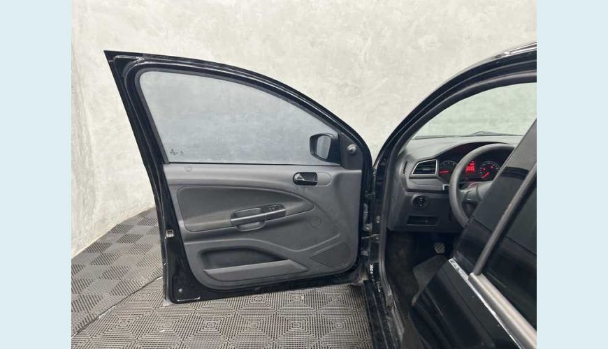 VOLKSWAGEN VOYAGE 1.6 MSI 8V FLEX MANUAL 4P - PRETO - 2021 Foto 8 (Grande)