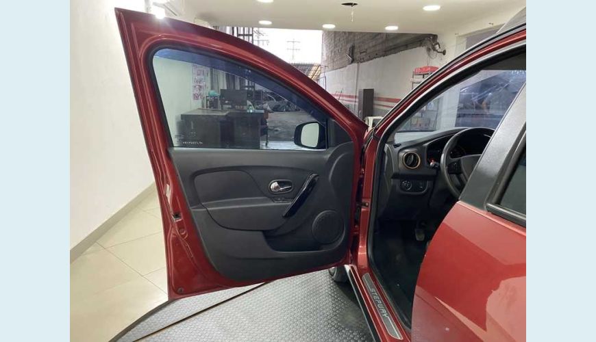 RENAULT SANDERO STEPWAY 1.6 8V FLEX MANUAL 4P - VERMELHO - 2015 Foto 8 (Grande)