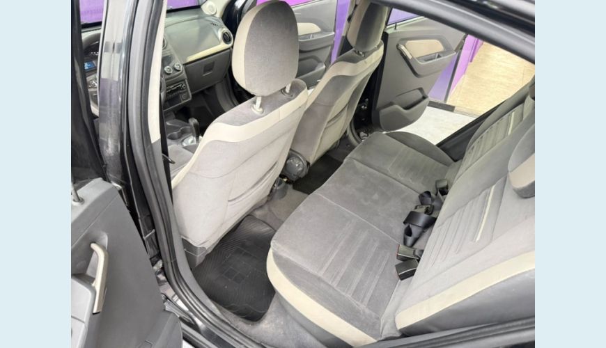 CHEVROLET AGILE FLEX AUT. 4P - PRETO - 2014 Foto 8 (Grande)