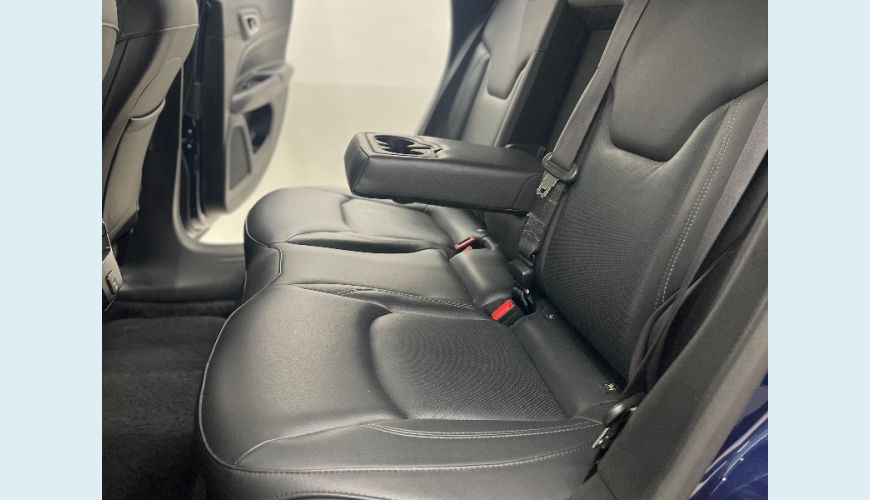 FIAT FASTBACK LIMITED 1.3 FLEX AUT. 4P - CINZA - 2024 Foto 8 (Grande)