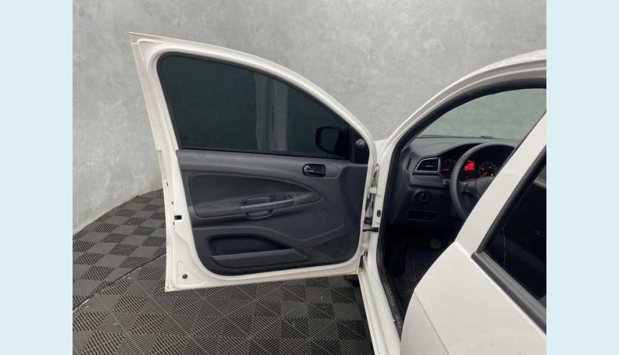VOLKSWAGEN VOYAGE 1.0 MPI FLEX MANUAL 4P - BRANCO - 2023 Foto 8 (Grande)
