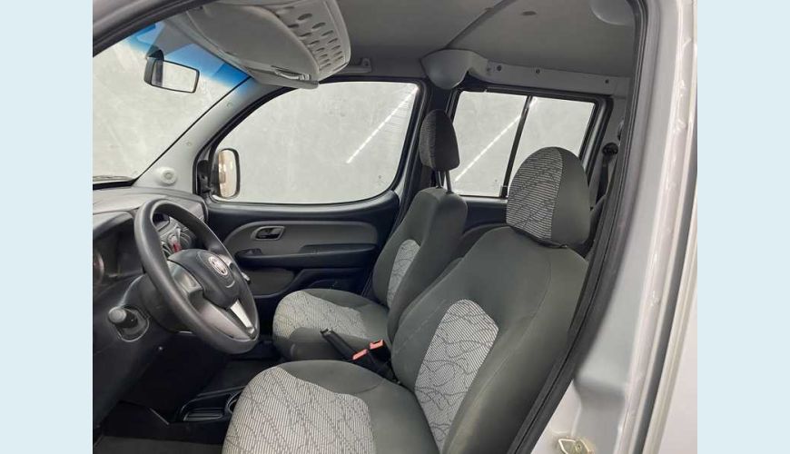 FIAT DOBLO ESSENCE 1.8 16V FLEX MANUAL 4P - PRATA - 2021 Foto 8 (Grande)