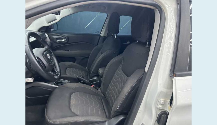 FIAT TORO FREEDOM 1.3 TURBO FLEX AUT. 4P - BRANCO - 2023 Foto 8 (Grande)