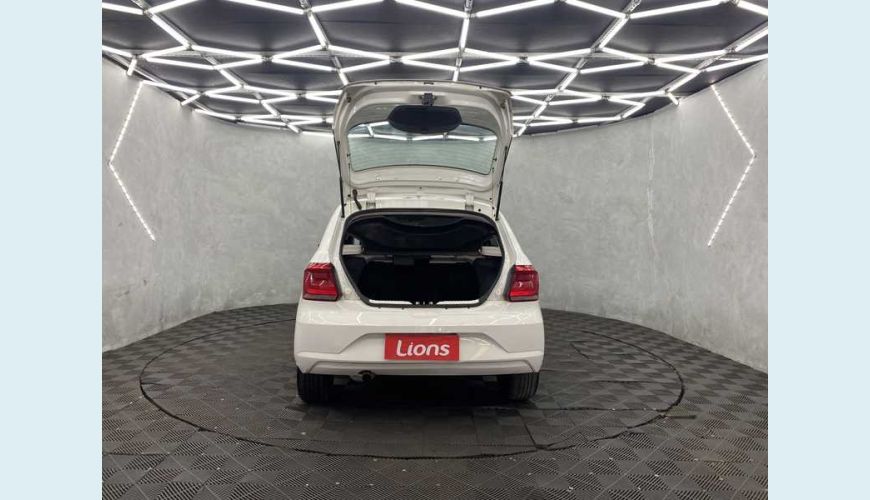 VOLKSWAGEN GOL 1.6 FLEX MANUAL 4P - BRANCO - 2022 Foto 8 (Grande)