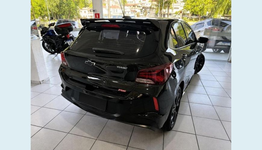 CHEVROLET ONIX HATCH RS 1.0 TURBO FLEX MANUAL 4P - PRETO - 2023 Foto 8 (Grande)