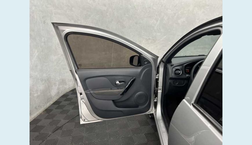 RENAULT LOGAN ZEN 1.0 12V FLEX MANUAL 4P - PRATA - 2021 Foto 8 (Grande)