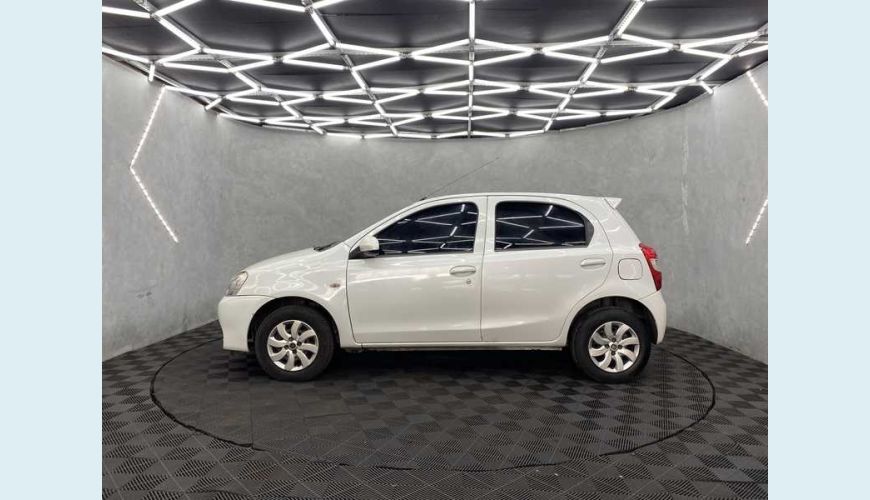 TOYOTA ETIOS X 1.3 FLEX MANUAL 4P - BRANCO - 2016 Foto 8 (Grande)