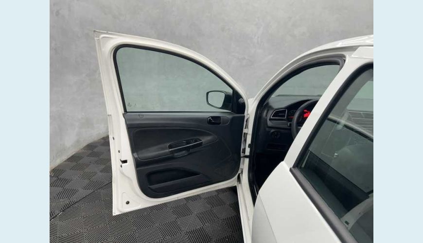 VOLKSWAGEN VOYAGE 1.0 MPI FLEX MANUAL 4P - BRANCO - 2023 Foto 8 (Grande)