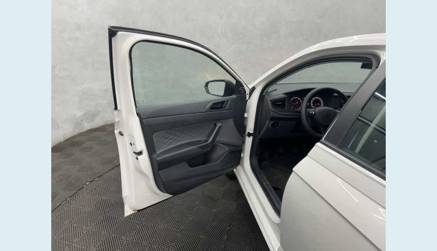VOLKSWAGEN POLO TRACK 1.0 FLEX MANUAL 4P - BRANCO - 2023 Foto 8 (Grande)