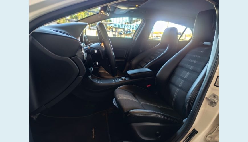 MERCEDES-BENZ MERCEDES-BENZ GLA 200 FLEX AUT. 4P - BRANCO - 2018 Foto 8 (Grande)