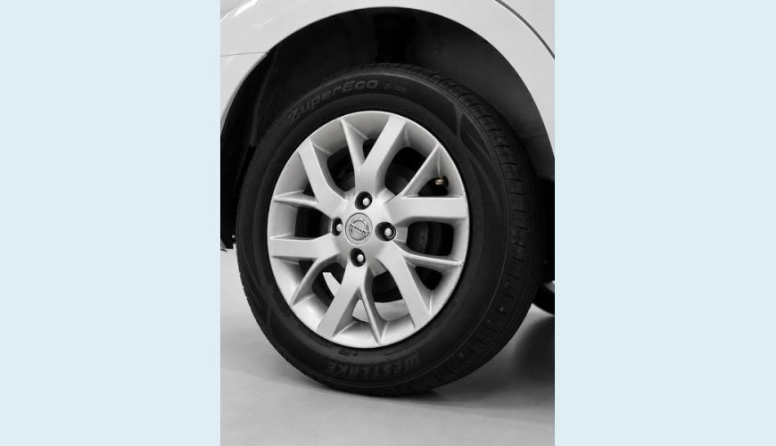 NISSAN VERSA SV 1.6 FLEX AUT. 4P - BRANCO - 2020 Foto 8 (Grande)