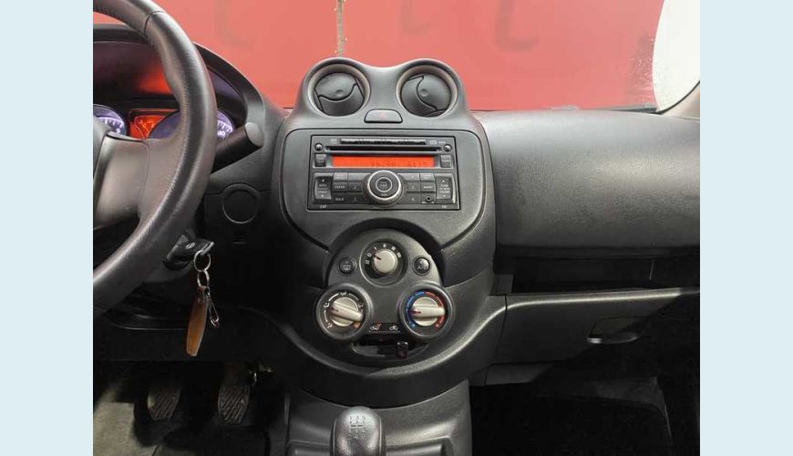 NISSAN VERSA SL 1.6 16V FLEX MANUAL 4P - PRETO - 2014 Foto 8 (Grande)