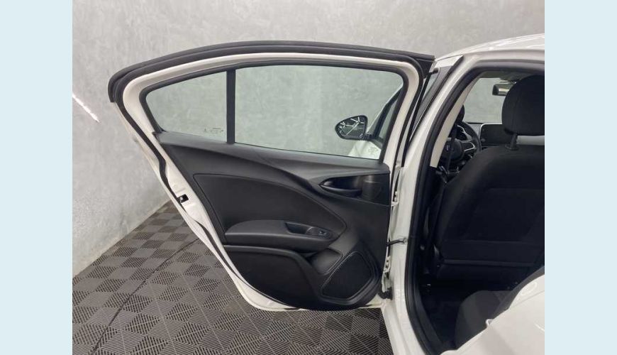 FIAT CRONOS DRIVE S-DESIGN 1.3 FLEX MANUAL 4P - BRANCO - 2022 Foto 8 (Grande)
