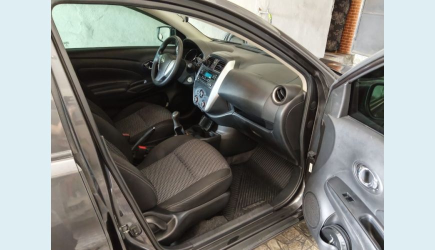 NISSAN VERSA SV 1.6 16V FLEX MANUAL 4P - CINZA - 2016 Foto 8 (Grande)
