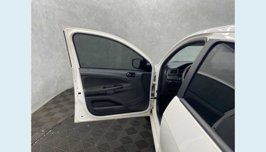 VOLKSWAGEN VOLKSWAGEN GOL 1.6 FLEX MANUAL 4P - BRANCO - 2022 Foto 8 (Grande)