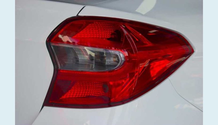 FORD FORD KA SEDAN SE 1.0 FLEX MANUAL 4P - BRANCO - 2018 Foto 8 (Grande)