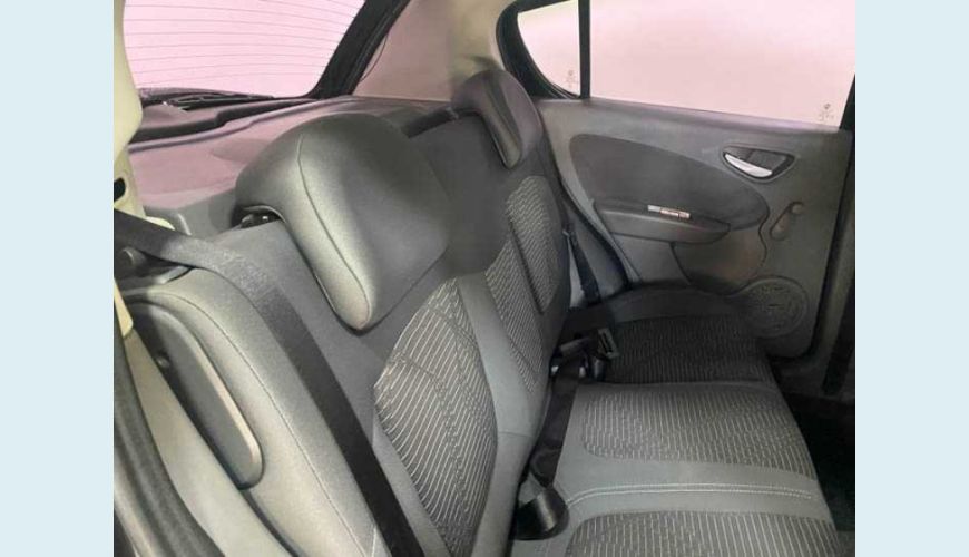 FIAT PALIO ATTRACTIVE 1.0 8V FLEX MANUAL 4P - PRETO - 2014 Foto 8 (Grande)