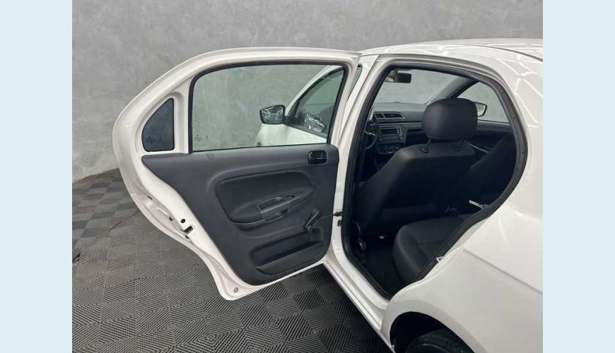 VOLKSWAGEN VOYAGE 1.0 MPI FLEX MANUAL 4P - BRANCO - 2023 Foto 8 (Grande)
