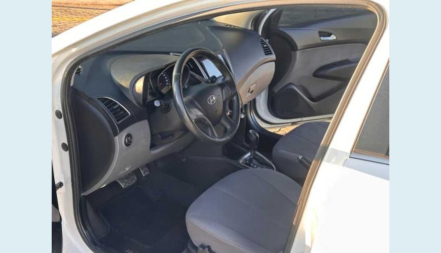 HYUNDAI HB 20X PREMIUM 1.6 FLEX AUT. 4P - BRANCO - 2015 Foto 8 (Grande)