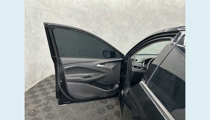 CHEVROLET CHEVROLET ONIX PLUS LT 1.0 FLEX MANUAL 4P - PRETO - 2023 Foto 8 (Grande)