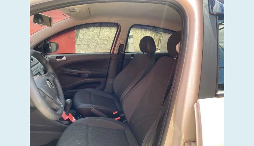 VOLKSWAGEN VOLKSWAGEN GOL TRENDLINE 1.0 MPI FLEX MANUAL 4P - BRANCO - 2017 Foto 8 (Grande)