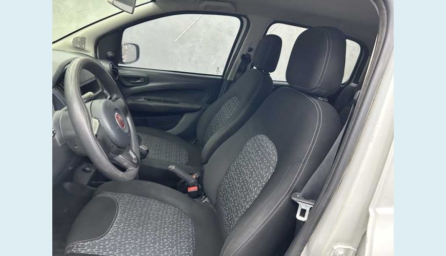 FIAT FIAT UNO ATTRACTIVE 1.0 FLEX MANUAL 4P - BRANCO - 2021 Foto 8 (Grande)