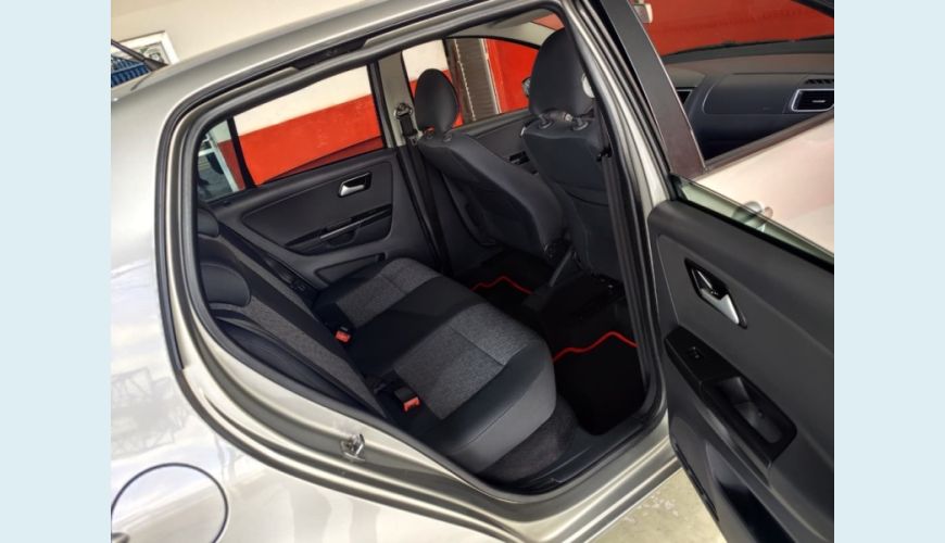 VOLKSWAGEN FOX FLEX MANUAL 4P - PRATA - 2014 Foto 8 (Grande)