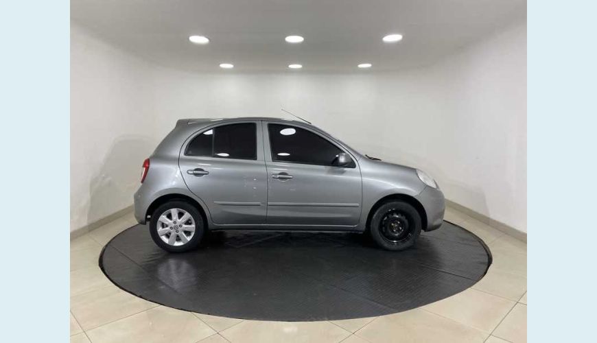 NISSAN MARCH S 1.6 16V FLEX MANUAL 4P - CINZA - 2013 Foto 8 (Grande)