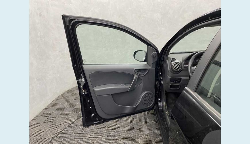 FIAT GRAND SIENA 1.4 FLEX MANUAL 4P - PRETO - 2021 Foto 8 (Grande)