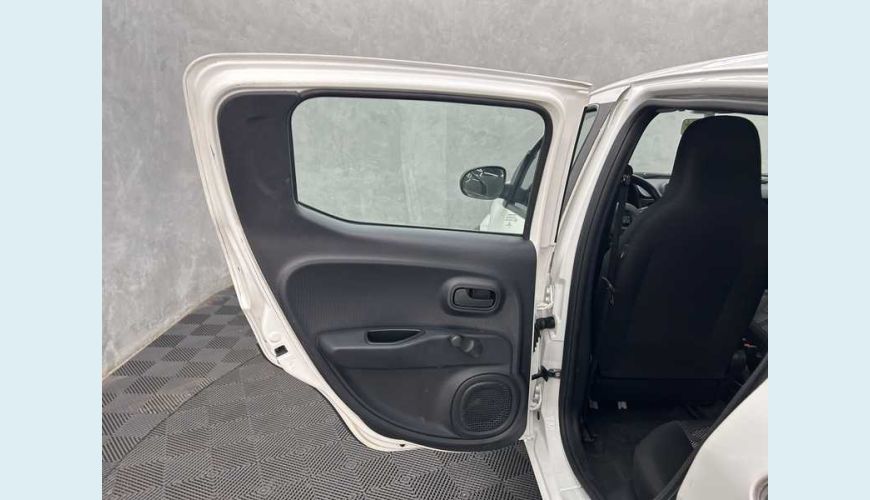 FIAT MOBI LIKE 1.0 FLEX MANUAL 4P - BRANCO - 2022 Foto 8 (Grande)