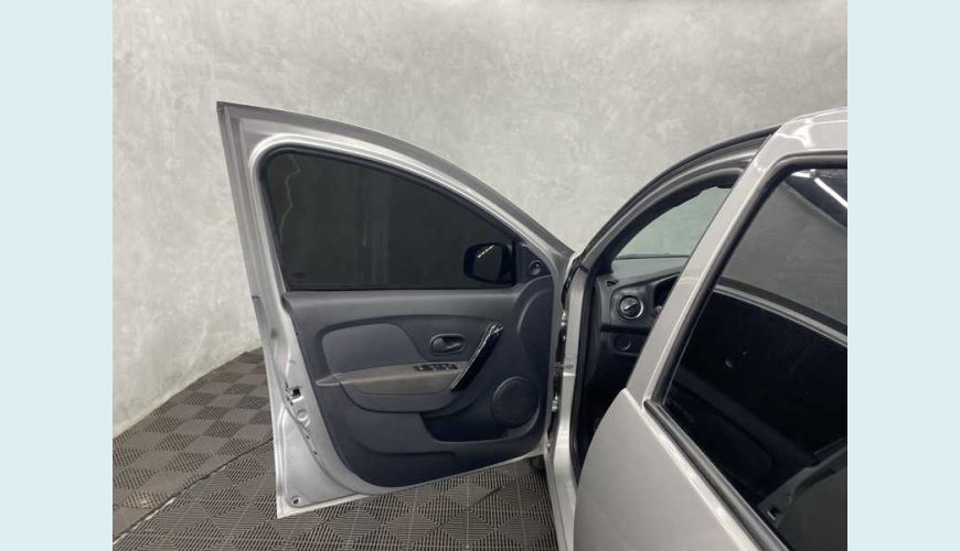 RENAULT LOGAN ZEN 1.0 12V SCE FLEX MANUAL 4P - PRATA - 2022 Foto 8 (Grande)