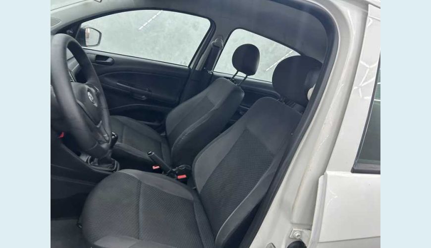 VOLKSWAGEN VOYAGE 1.0 MPI FLEX MANUAL 4P - BRANCO - 2023 Foto 8 (Grande)