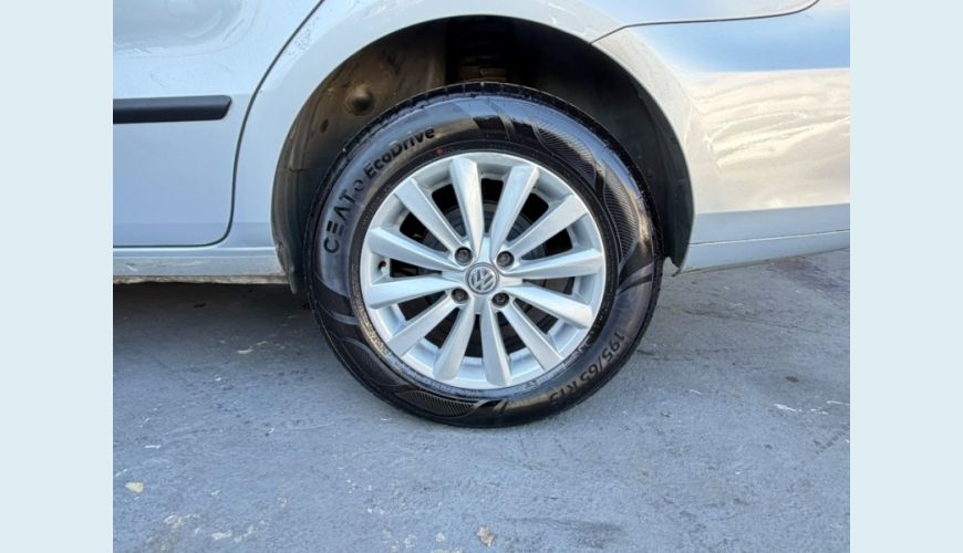 VOLKSWAGEN VOYAGE FLEX MANUAL 4P - PRATA - 2021 Foto 8 (Grande)