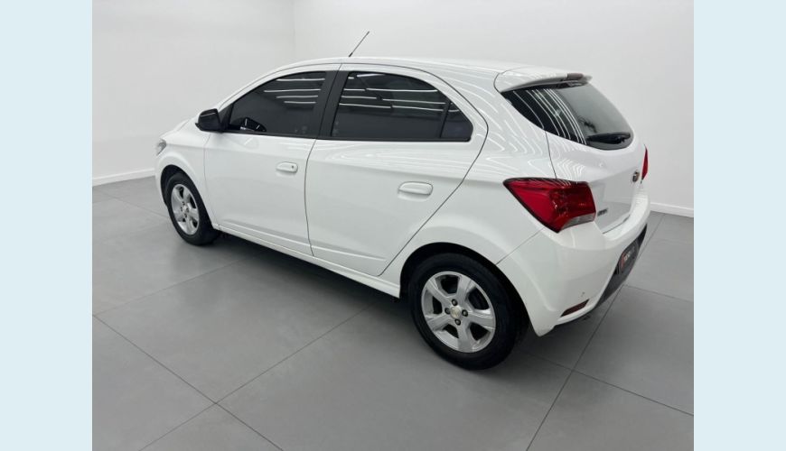 CHEVROLET ONIX LT 1.4 FLEX MANUAL 4P - BRANCO - 2019 Foto 8 (Grande)