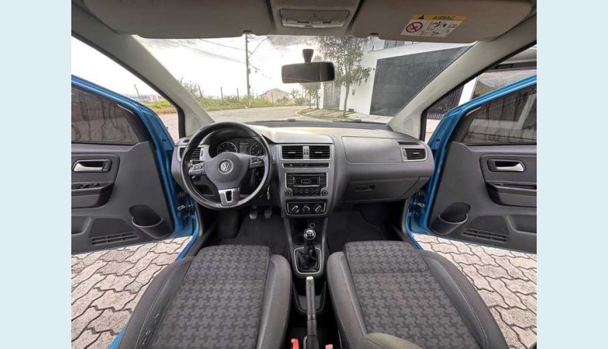 VOLKSWAGEN VOLKSWAGEN FOX COMFORTLINE 1.0 FLEX MANUAL 4P - AZUL - 2015 Foto 8 (Grande)