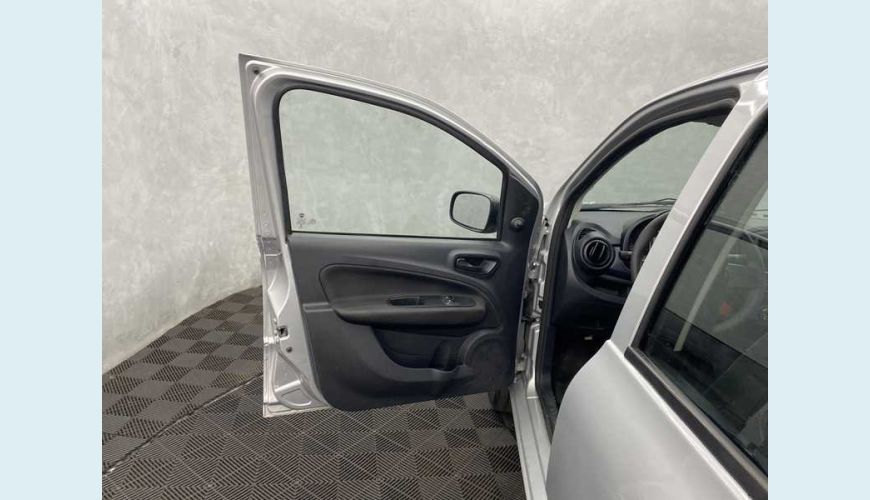 FIAT UNO ATTRACTIVE 1.0 FLEX MANUAL 4P - PRATA - 2021 Foto 8 (Grande)