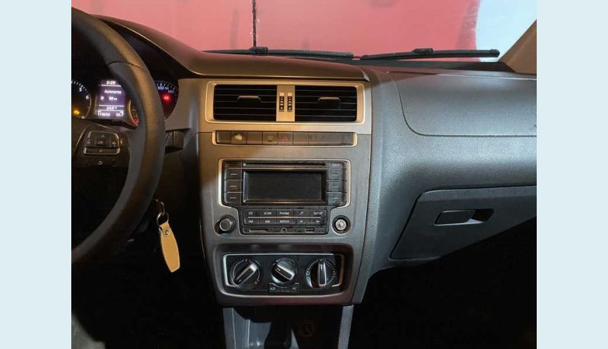 VOLKSWAGEN FOX COMFORTLINE 1.6 MSI FLEX MANUAL 4P - PRATA - 2015 Foto 8 (Grande)