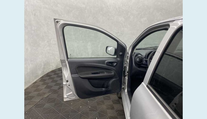 FIAT FIAT UNO ATTRACTIVE 1.0 FLEX MANUAL 4P - PRATA - 2021 Foto 8 (Grande)