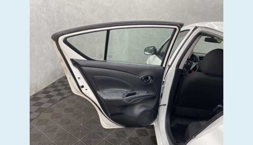 NISSAN VERSA V-DRIVE 1.0 12V FLEX MANUAL 4P - BRANCO - 2021 Foto 8 (Grande)