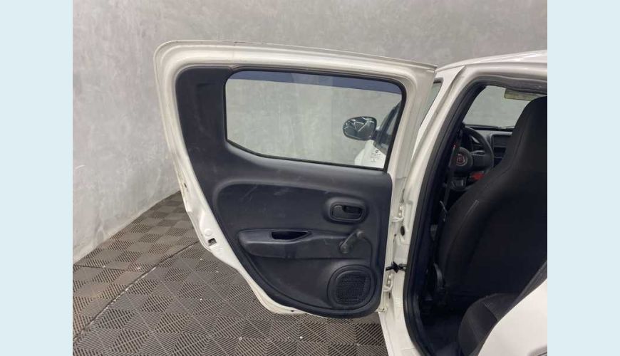 FIAT MOBI EVO EASY 1.0 FLEX MANUAL 4P - BRANCO - 2019 Foto 8 (Grande)
