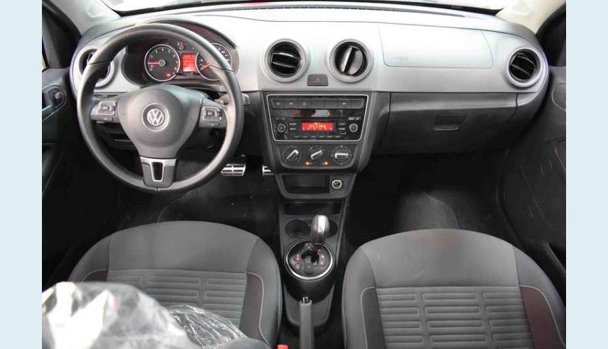 VOLKSWAGEN VOYAGE TEC CITY 1.0 FLEX AUT. 4P - PRATA - 2013 Foto 8 (Grande)