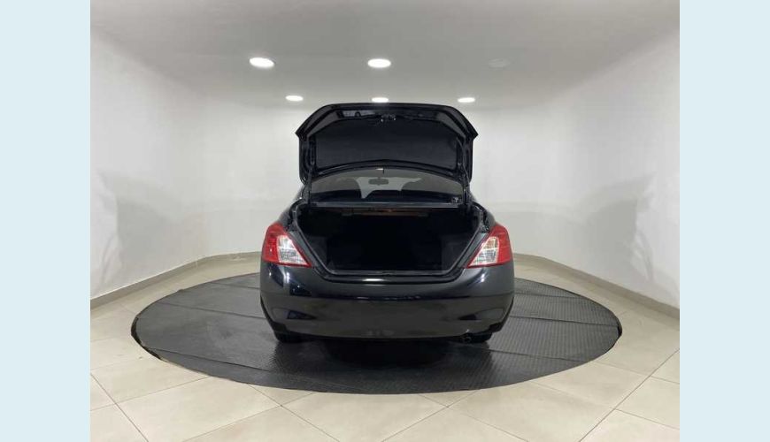 NISSAN VERSA SL 1.6 16V FLEX MANUAL 4P - PRETO - 2014 Foto 8 (Grande)