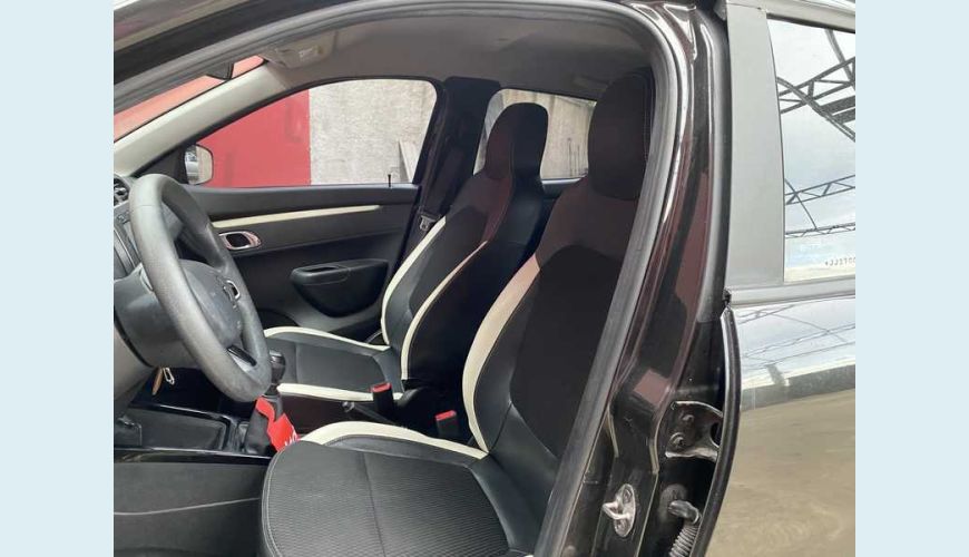 RENAULT KWID INTENSE 1.0 FLEX MANUAL 4P - PRETO - 2018 Foto 8 (Grande)